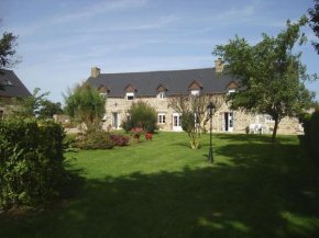 Hotels in Baguer-Morvan